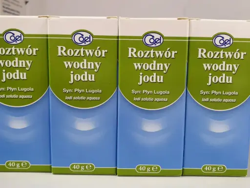 Cztery opakowania płynu Lugola, roztworu wodnego jodu, każdy po 40 g.
