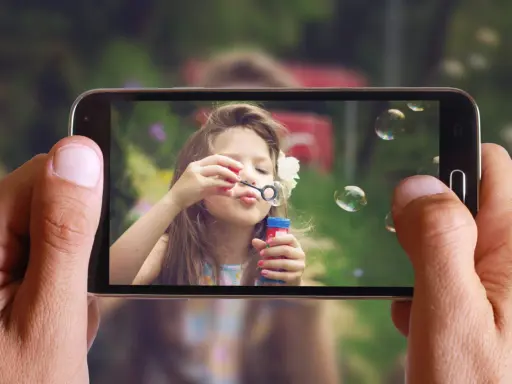 Rozmyte tło telefonem: Bokeh jak z lustrzanki? Poradnik krok po kroku