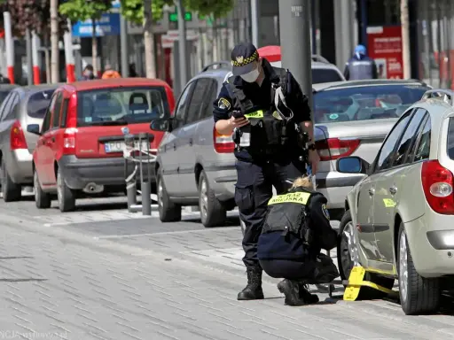 Parkowanie na osiedlu: Mandat od straży? Poznaj swoje prawa!