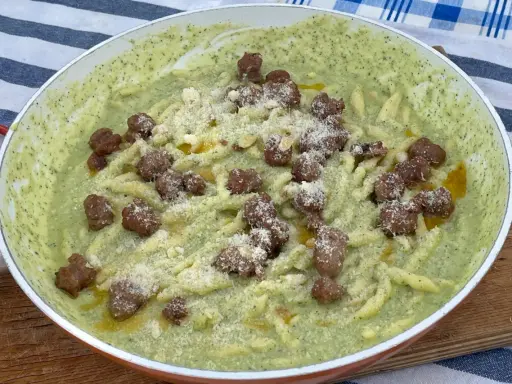 Pasta con salsiccia e zucchine: la ricetta perfetta e le varianti