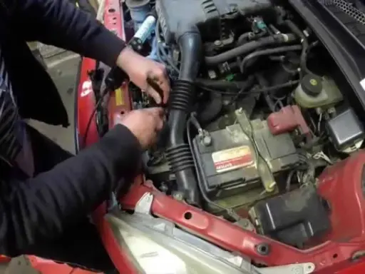 Ile płynu do chłodnicy Toyota Yaris? Uniknij błędów!