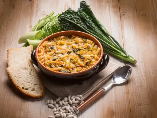 Minestra di Pane: Ricetta Autentica e Segreti della Ribollita