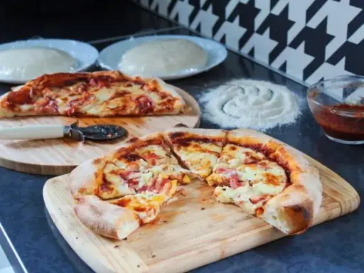 Miękkie ciasto na pizzę: Pożegnaj twardy spód na zawsze!
