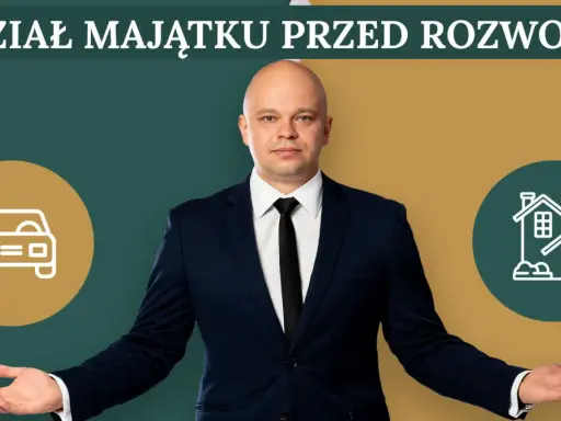 Mężczyzna w garniturze prezentuje podział majątku przed rozwodem: samochód i dom.