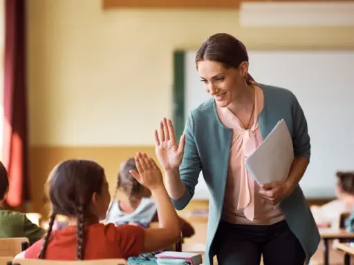 Czy nauczyciel może uczyć swoje dziecko? Zaskakujące zasady i przepisy