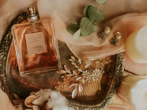 Jak sprawdzić datę produkcji perfum? Nie daj się oszukać!