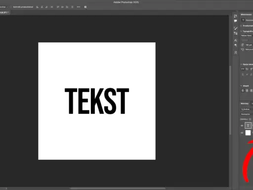 Ekran programu Photoshop z czarnym tekstem "TEKST" na białym tle i panelem warstw.