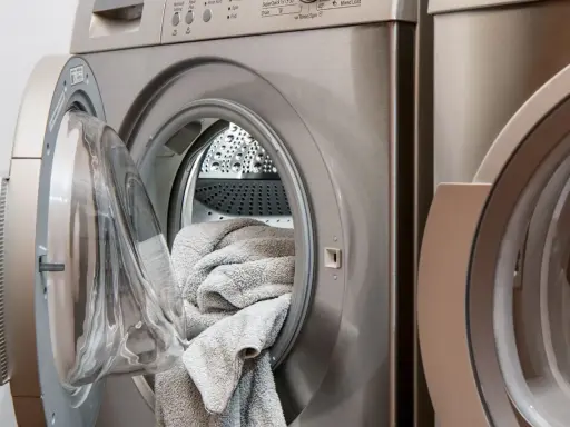 Brzydki zapach w pralce? Wyczyść ją ze szlamu poradnik eksperta