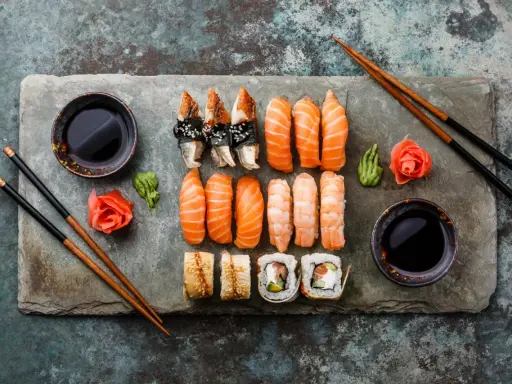 Jak używać sosu sojowego? Umami, rodzaje i zaskakujące triki