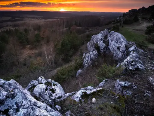 Góry Świętokrzyskie: Odkryj najstarsze góry Polski! Przewodnik
