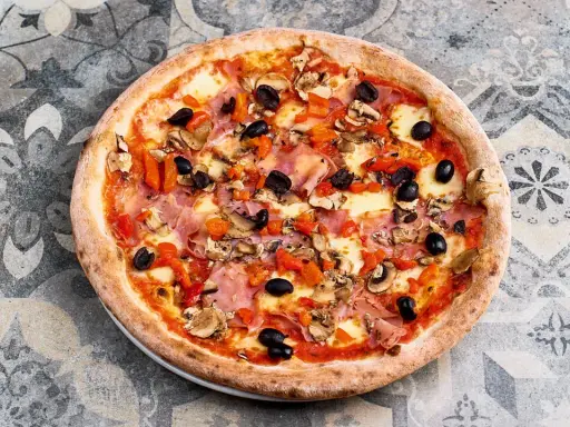 Domowa pizza jak z pizzerii? Odkryj sekrety idealnego smaku!