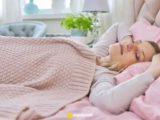 Mężczyzna w sypialni: Poznaj jego doznania i ukryte lęki