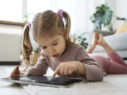 Czy Twoje dziecko jest przebodźcowane? Objawy i skuteczne wsparcie