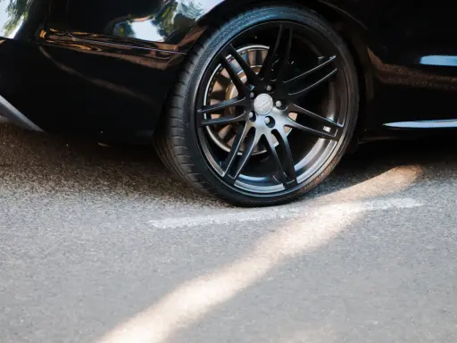 Profil opony: Co to jest i jak wpływa na Twoją jazdę? Ekspert radzi