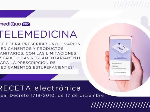 Mano sujetando un teléfono con una receta electrónica en pantalla.