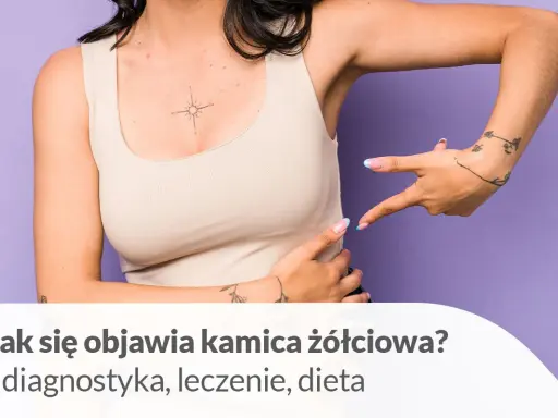Kobieta wskazuje na brzuch, sugerując problem z kamieniami w woreczku żółciowym.