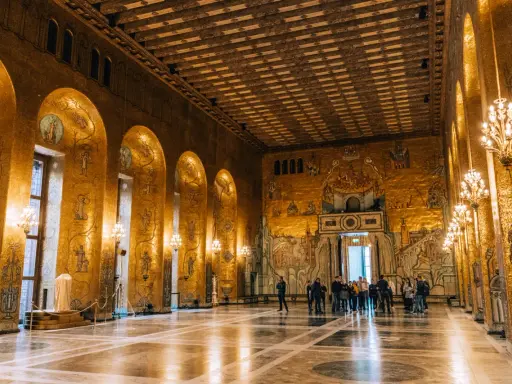 Złota Sala w Ratuszu w Sztokholmie, idealne miejsce na zwiedzanie podczas weekendu w Sztokholmie.