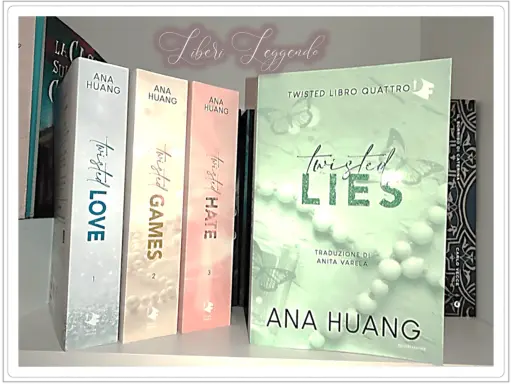 Libri di Ana Huang: "Twisted Love", "Twisted Games", "Twisted Hate" e "Twisted Lies". La trama di "Twisted Games" è avvincente.