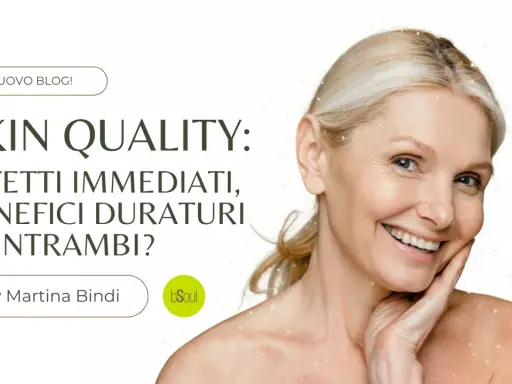 Donna sorridente con pelle luminosa, focus sulla qualità della pelle e i suoi benefici duraturi.