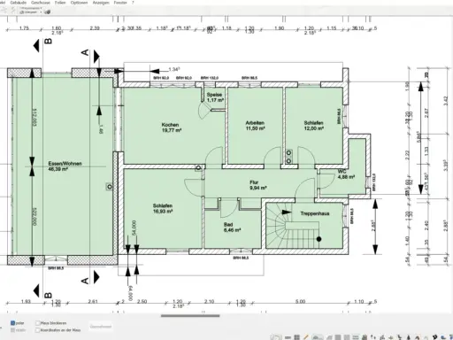 Bauzeichnung Grundriss eines Hauses mit Räumen wie Essen/Wohnen, Kochen, Schlafen, Bad, WC, Flur und Treppenhaus.