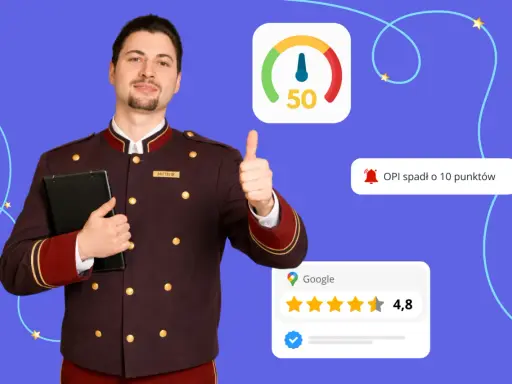 Uśmiechnięty pracownik hotelu z tabletem, kciukiem w górę, pokazuje wyniki monitoringu internetu: wskaźnik 50, spadek OPI o 10 punktów i ocenę Google 4,8.