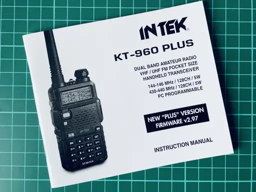 Instrukcja obsługi Intek KT-960 PLUS, dwupasmowego radia amatorskiego VHF/UHF z 128 kanałami, idealnego do łączności PMR 16 kanałów.