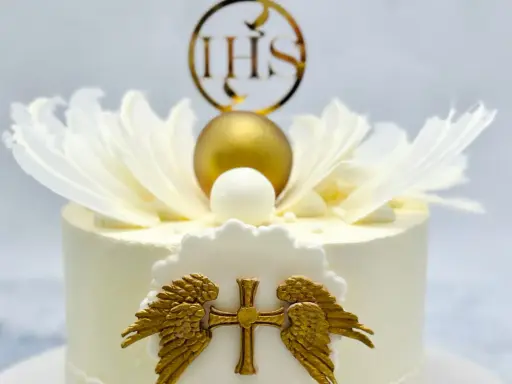 Elegancki topper na tort pierwsza komunia z krzyżem, aniołkami i złotym IHS.