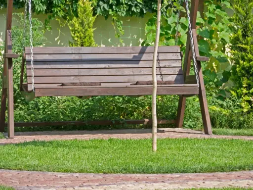 Huśtawka z kantówek: Wymiary, budowa DIY i bezpieczeństwo