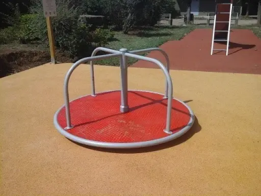 Ile kosztuje karuzela na plac zabaw? Uniknij ukrytych wydatków!
