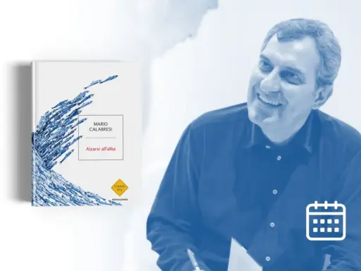 Mario Calabresi, autore di "Alzarsi all'alba", il suo ultimo libro, sorride mentre presenta la sua opera.