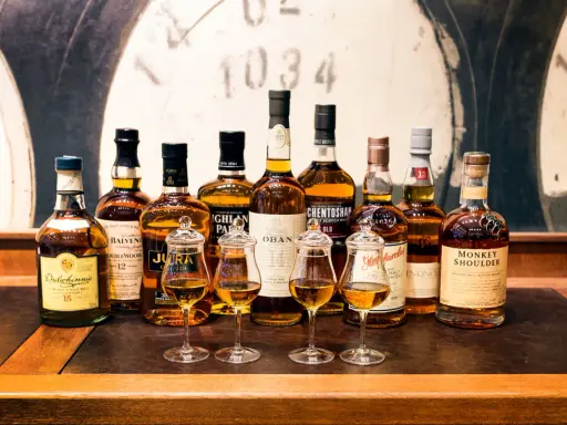 Kolekcja whisky single malt, gdzie "single malt" oznacza destylat z jednej słodowanej jęczmienia, z jednej destylarni.