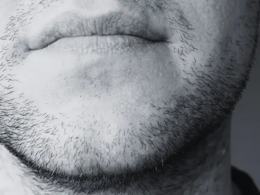 Trzydniowy zarost: Ile mm? Odkryj sekrety idealnej długości!