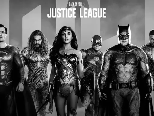 La Justice League di Zack Snyder: Superman, Aquaman, Wonder Woman, Flash, Batman e Cyborg pronti all'azione.