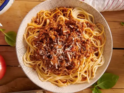 Sos do spaghetti z mięsem mielonym: przepis i sekrety mistrzów