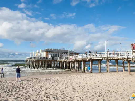 Ustronie Morskie: Co ciekawego poza plażą? Atrakcje dla każdego!