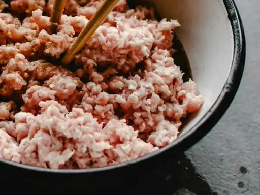 Carne picada lista para preparar deliciosas recetas.