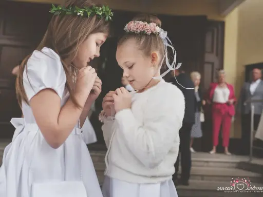 Fotograf na komunię: Ile kosztuje i jak wybrać bez przepłacania?