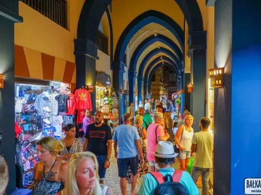 Port Ghalib: Pamiątki, autentyczność i sprytne zakupy