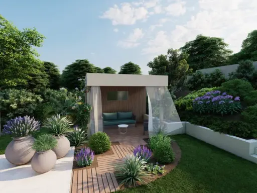 Un bel agencement jardin avec un kiosque moderne, des canapés confortables, des plantes luxuriantes et des pots décoratifs.