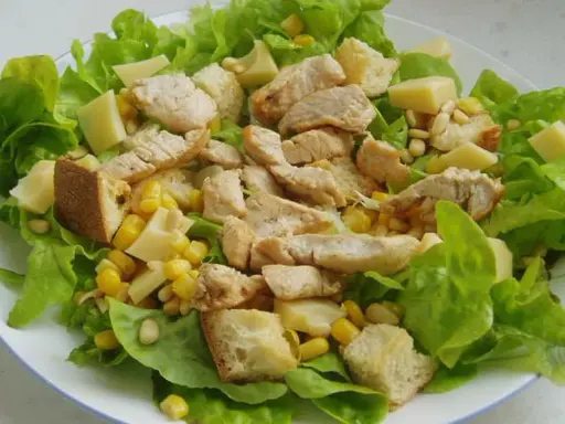 Salade de poulet parfaite : recettes et astuces de chef pour surprendre
