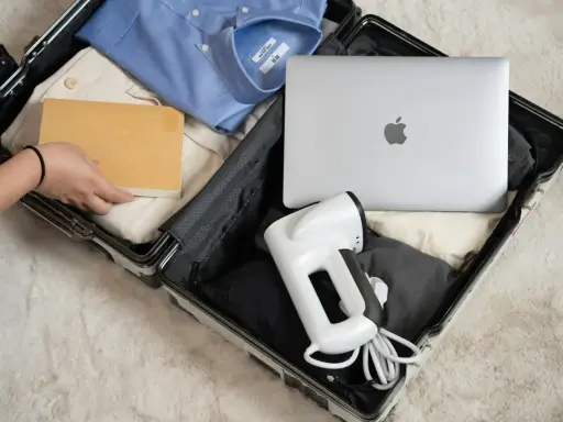 Pakowanie: czy można mieć laptopa w bagażu podręcznym? Tak, obok koszuli i podręcznego parowca.