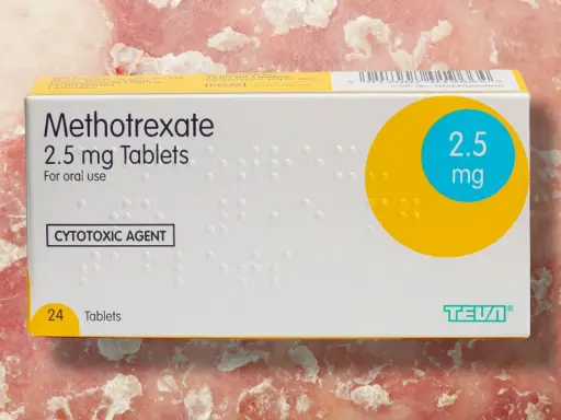 Opakowanie tabletek Methotrexate 2.5 mg, które mogą pomóc w leczeniu chorób skóry.