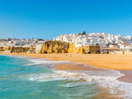 Sonne, Strand und Meer an der Algarve. Ein perfekter Ort für unseren Portugal Reiseblog.