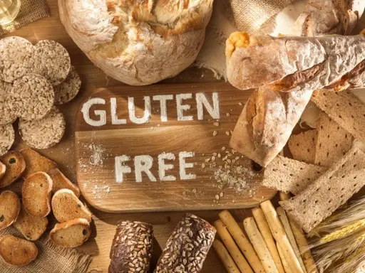 Czy makaron zawiera gluten? Poznaj bezpieczne alternatywy i porady.