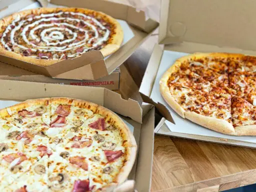 Duża pizza Domino's: 36 cm? Poznaj dokładne wymiary i wybierz idealną!