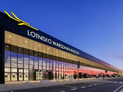 Lotnisko Warszawa-Radom: Czy jest czynne? Loty, kierunki, perspektywy