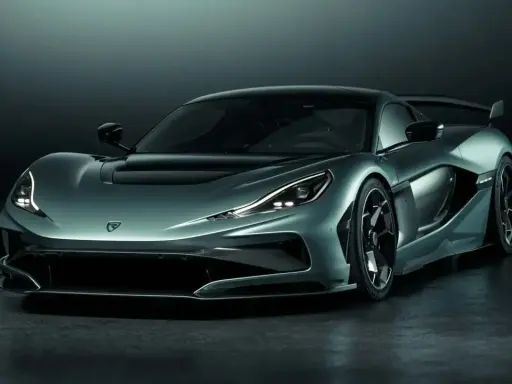 Rimac Nevera, un'auto elettrica da sogno. Il suo prezzo riflette prestazioni e innovazione uniche.