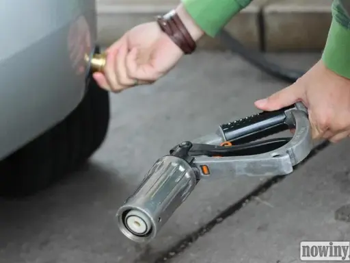 Klucz do bezpieczeństwa: Jak zamknąć gaz LPG w samochodzie?