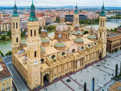 Zaragoza: Tu guía definitiva para explorar la ciudad y sus secretos