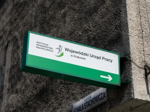 Wojewódzki Urząd Pracy w Krakowie. Dowiedz się, komu nie przysługuje zasiłek dla bezrobotnych.